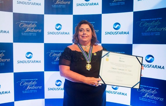 President of TRB Pharma Brazil awarded the Candido Fontoura Necklace of Pharmaceutical Industry Merit
