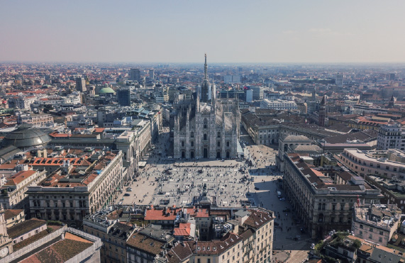 Aerial view of Milan's Duomo and surrounding cityscape